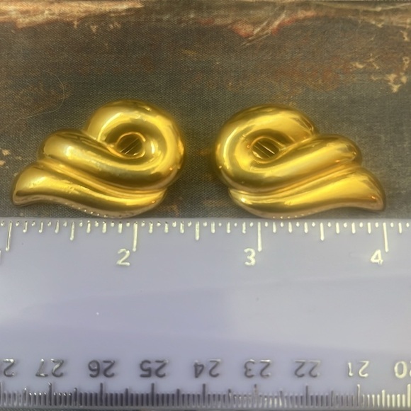 Givenchy chunky 80’s gold vintage earrings - Picture 5 of 5